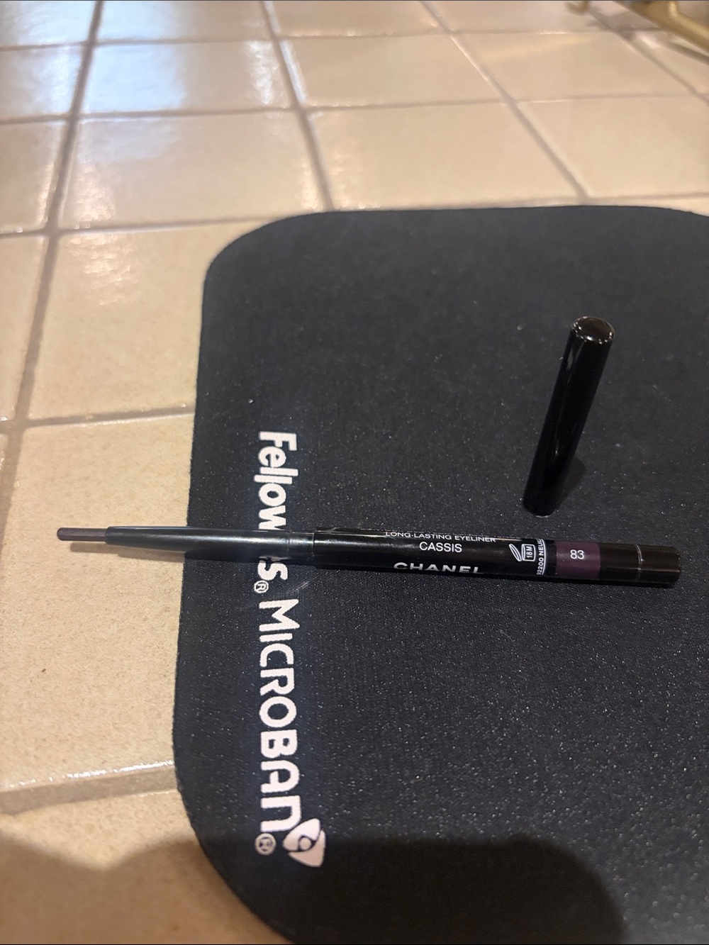 CHANEL Eyeliner Pencil in black Deep Plum (83 Cassis) - Picture 5 of 5
